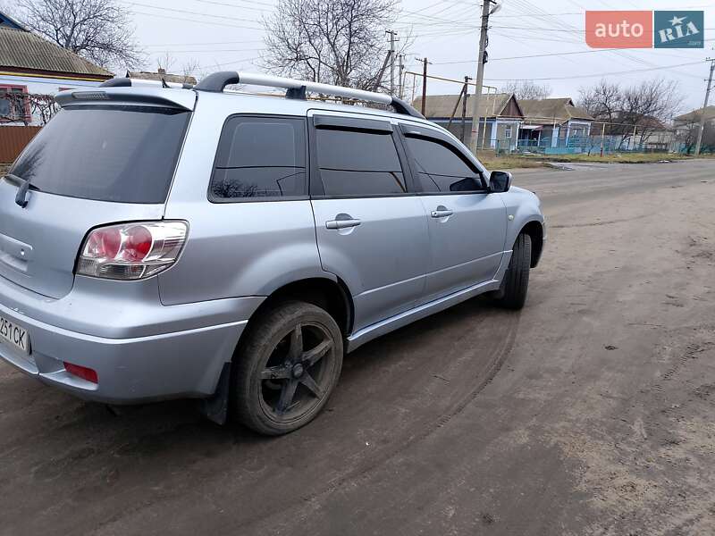 Внедорожник / Кроссовер Mitsubishi Outlander 2007 в Врадиевке