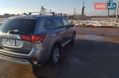 Внедорожник / Кроссовер Mitsubishi Outlander 2018 в Киеве