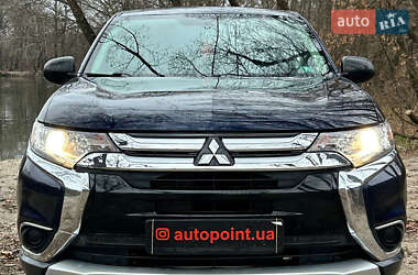 Позашляховик / Кросовер Mitsubishi Outlander 2016 в Сумах