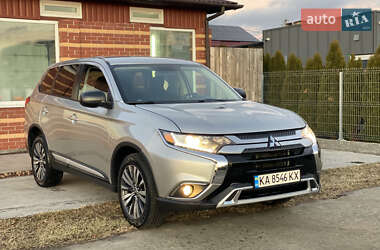 Внедорожник / Кроссовер Mitsubishi Outlander 2019 в Киеве