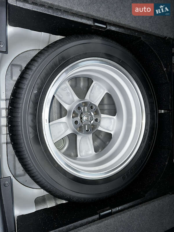 Внедорожник / Кроссовер Mitsubishi Outlander 2007 в Киеве