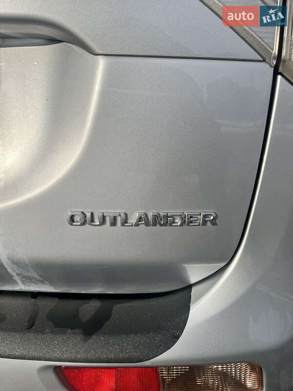 Внедорожник / Кроссовер Mitsubishi Outlander 2013 в Львове