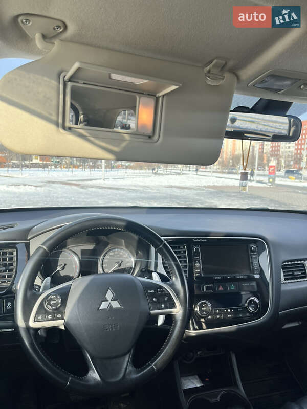 Внедорожник / Кроссовер Mitsubishi Outlander 2013 в Львове