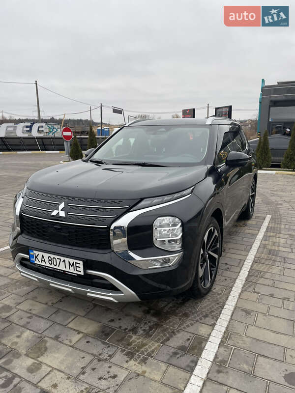 Позашляховик / Кросовер Mitsubishi Outlander 2024 в Києві