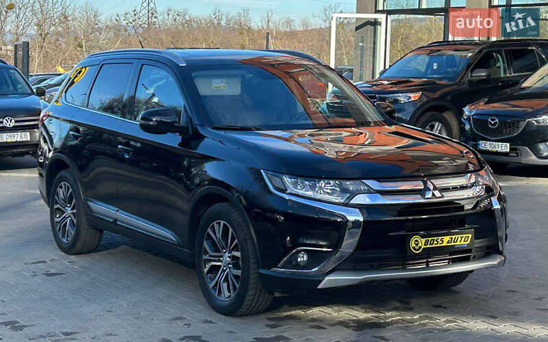 Позашляховик / Кросовер Mitsubishi Outlander 2015 в Чернівцях