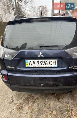 Позашляховик / Кросовер Mitsubishi Outlander 2011 в Києві