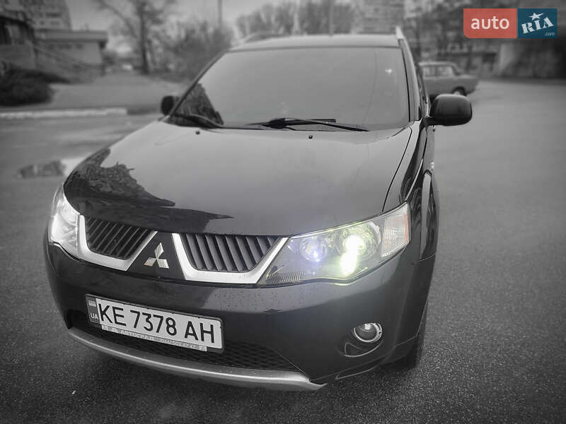 Внедорожник / Кроссовер Mitsubishi Outlander 2008 в 