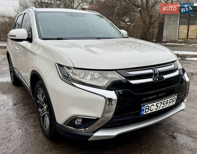Внедорожник / Кроссовер Mitsubishi Outlander 2018 в Львове
