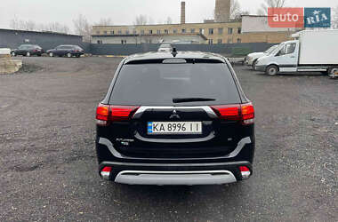 Внедорожник / Кроссовер Mitsubishi Outlander 2020 в 