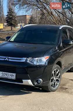 Позашляховик / Кросовер Mitsubishi Outlander 2014 в Львові