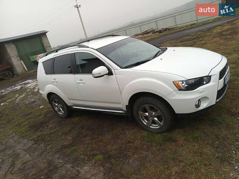 Позашляховик / Кросовер Mitsubishi Outlander 2011 в Шептицькому