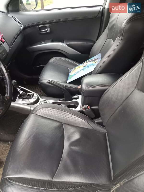 Позашляховик / Кросовер Mitsubishi Outlander 2011 в Шептицькому