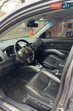 Внедорожник / Кроссовер Mitsubishi Outlander 2008 в 