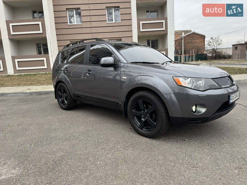 Внедорожник / Кроссовер Mitsubishi Outlander 2008 в 