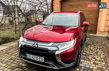 Позашляховик / Кросовер Mitsubishi Outlander 2023 в Чернівцях