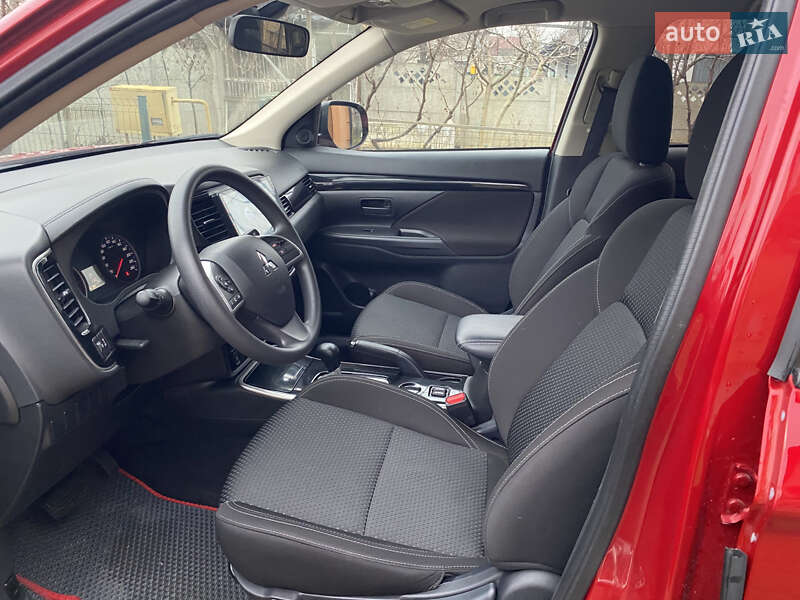 Внедорожник / Кроссовер Mitsubishi Outlander 2023 в Черновцах фото 22 Внедорожник / Кроссовер Mitsubishi Outlander 2023 в Черновцах