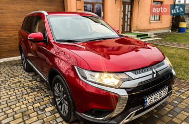 Позашляховик / Кросовер Mitsubishi Outlander 2023 в Чернівцях