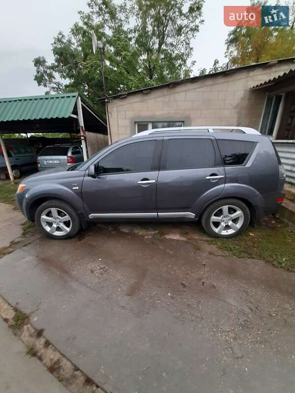 Внедорожник / Кроссовер Mitsubishi Outlander 2007 в Днепре