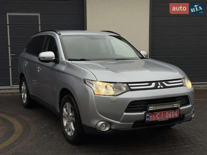 Позашляховик / Кросовер Mitsubishi Outlander 2013 в Дубні