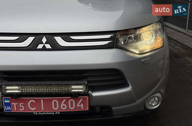 Позашляховик / Кросовер Mitsubishi Outlander 2013 в Дубні