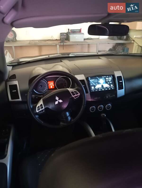 Внедорожник / Кроссовер Mitsubishi Outlander 2008 в Винниках