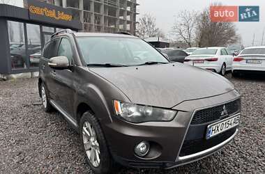 Позашляховик / Кросовер Mitsubishi Outlander 2012 в Києві