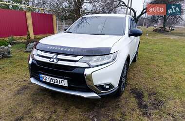 Внедорожник / Кроссовер Mitsubishi Outlander 2017 в 