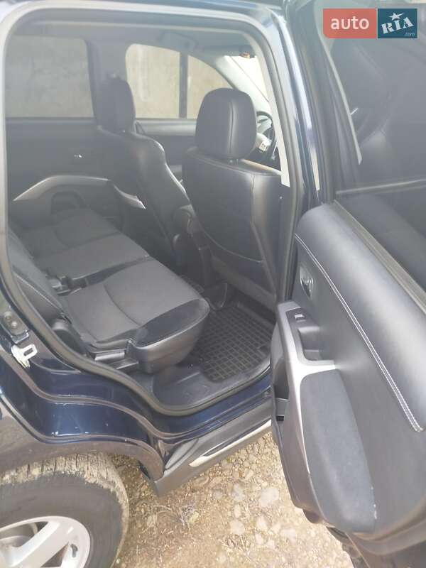 Внедорожник / Кроссовер Mitsubishi Outlander 2011 в Иршаве
