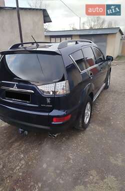 Внедорожник / Кроссовер Mitsubishi Outlander 2011 в 