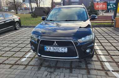 Позашляховик / Кросовер Mitsubishi Outlander 2012 в Києві