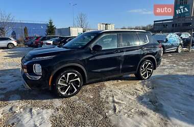 Внедорожник / Кроссовер Mitsubishi Outlander 2022 в 
