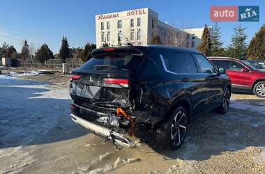 Внедорожник / Кроссовер Mitsubishi Outlander 2022 в 