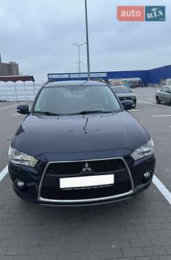 Внедорожник / Кроссовер Mitsubishi Outlander 2011 в Броварах