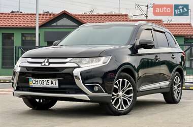 Позашляховик / Кросовер Mitsubishi Outlander 2016 в Києві