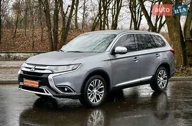 Внедорожник / Кроссовер Mitsubishi Outlander 2015 в Черкассах