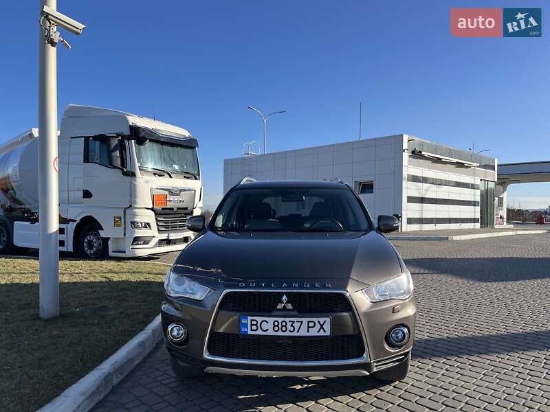 Внедорожник / Кроссовер Mitsubishi Outlander 2010 в Львове