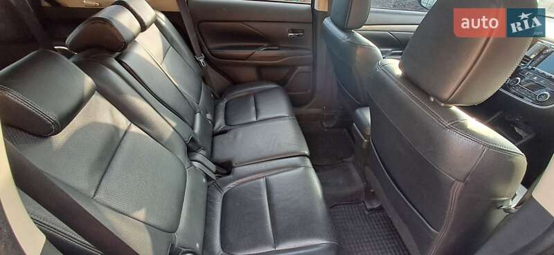 Позашляховик / Кросовер Mitsubishi Outlander 2014 в Кропивницькому