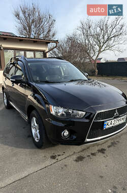 Позашляховик / Кросовер Mitsubishi Outlander 2010 в Києві