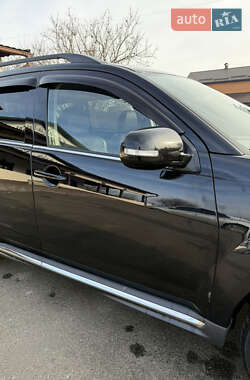Внедорожник / Кроссовер Mitsubishi Outlander 2010 в 