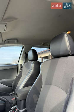Внедорожник / Кроссовер Mitsubishi Outlander 2010 в 