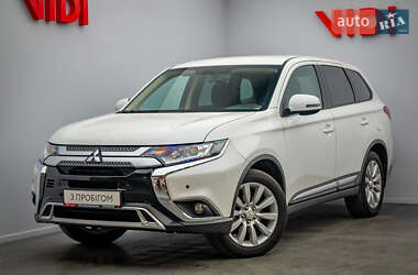 Позашляховик / Кросовер Mitsubishi Outlander 2019 в Києві