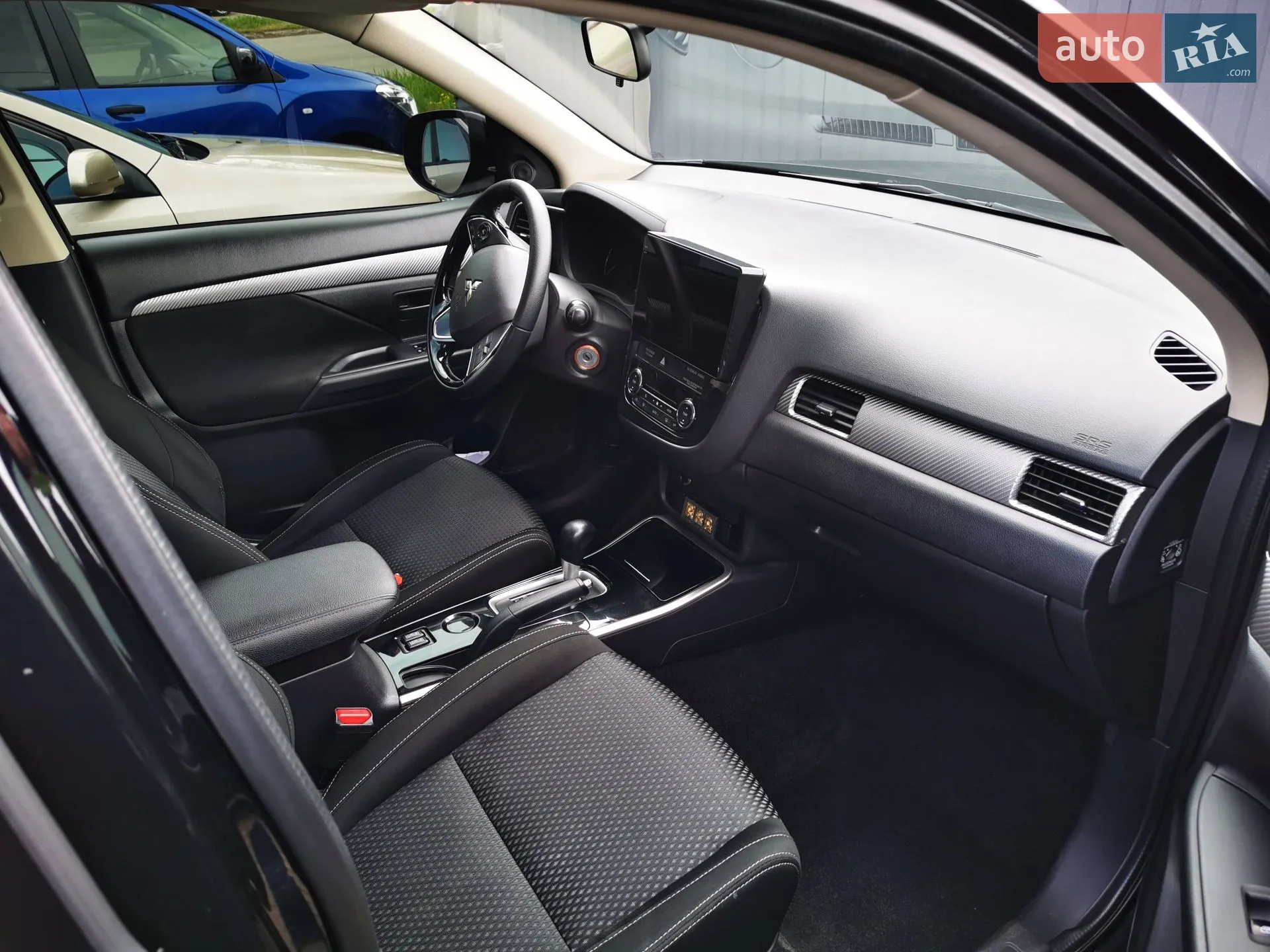 2017 Mitsubishi Outlander - мініатюра 6