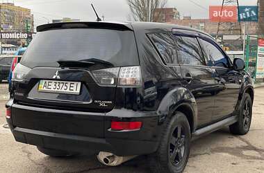 Внедорожник / Кроссовер Mitsubishi Outlander 2010 в 
