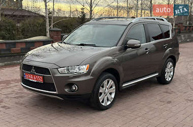 Внедорожник / Кроссовер Mitsubishi Outlander 2011 в Ровно