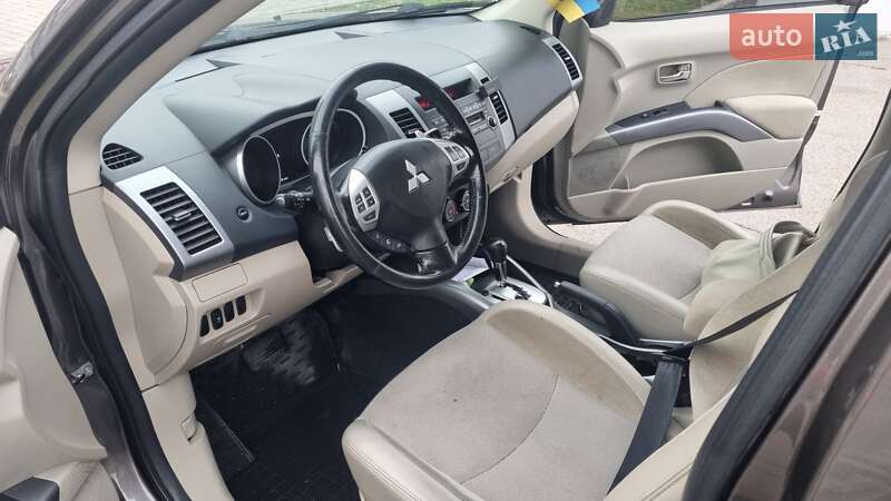 Позашляховик / Кросовер Mitsubishi Outlander 2010 в Черкасах фото 5 Позашляховик / Кросовер Mitsubishi Outlander 2010 в Черкасах