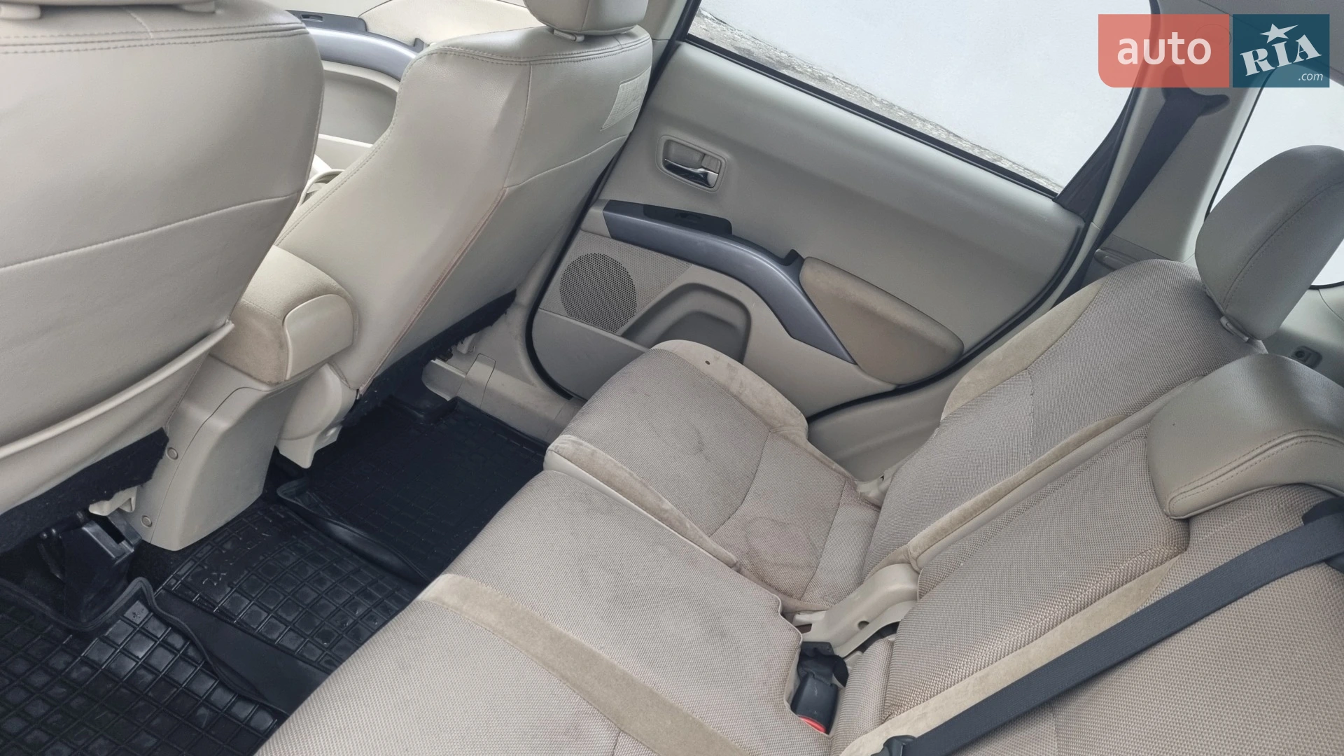 2010 Mitsubishi Outlander - мініатюра 3