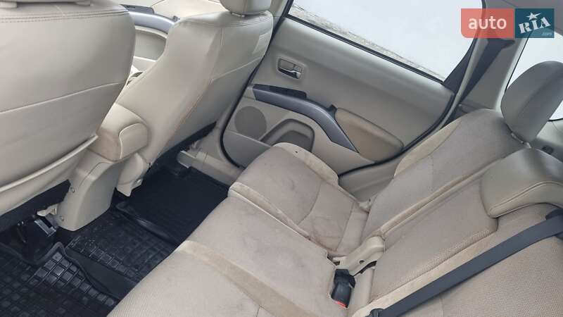 Позашляховик / Кросовер Mitsubishi Outlander 2010 в Черкасах фото 9 Позашляховик / Кросовер Mitsubishi Outlander 2010 в Черкасах