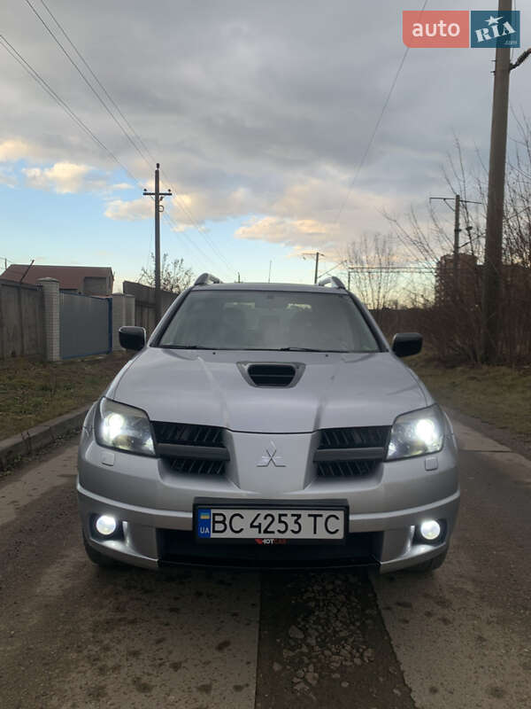 Позашляховик / Кросовер Mitsubishi Outlander 2004 в Львові