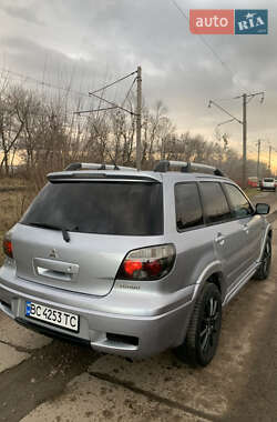 Позашляховик / Кросовер Mitsubishi Outlander 2004 в Львові