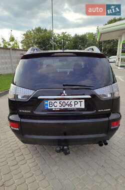 Внедорожник / Кроссовер Mitsubishi Outlander 2009 в 